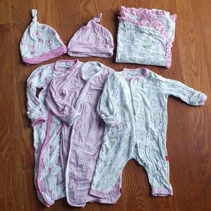 EUC 0-3 Magnetic Me Newborn Bundle 3 Onesies